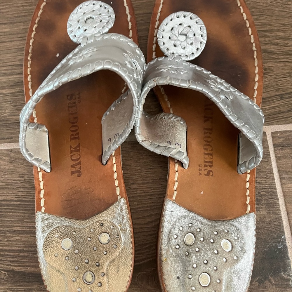 Jack Rogers Silver Leather Daisy Thong Slide Sandal - Picture 5 of 7